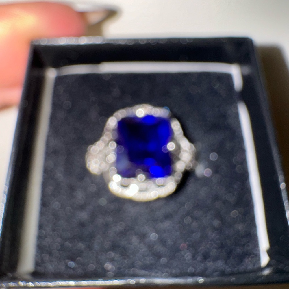 Ring - Picture 3 of 5